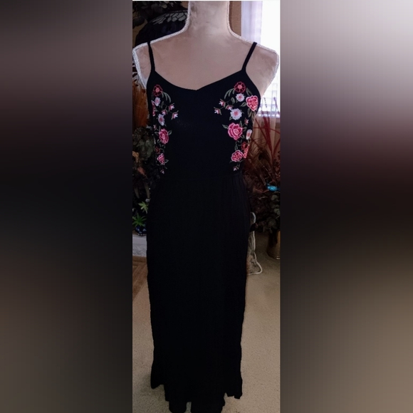 Kelly Renee ~ Black Floral Embroidered Maxi Dress NWOT (SP) - Picture 11 of 11